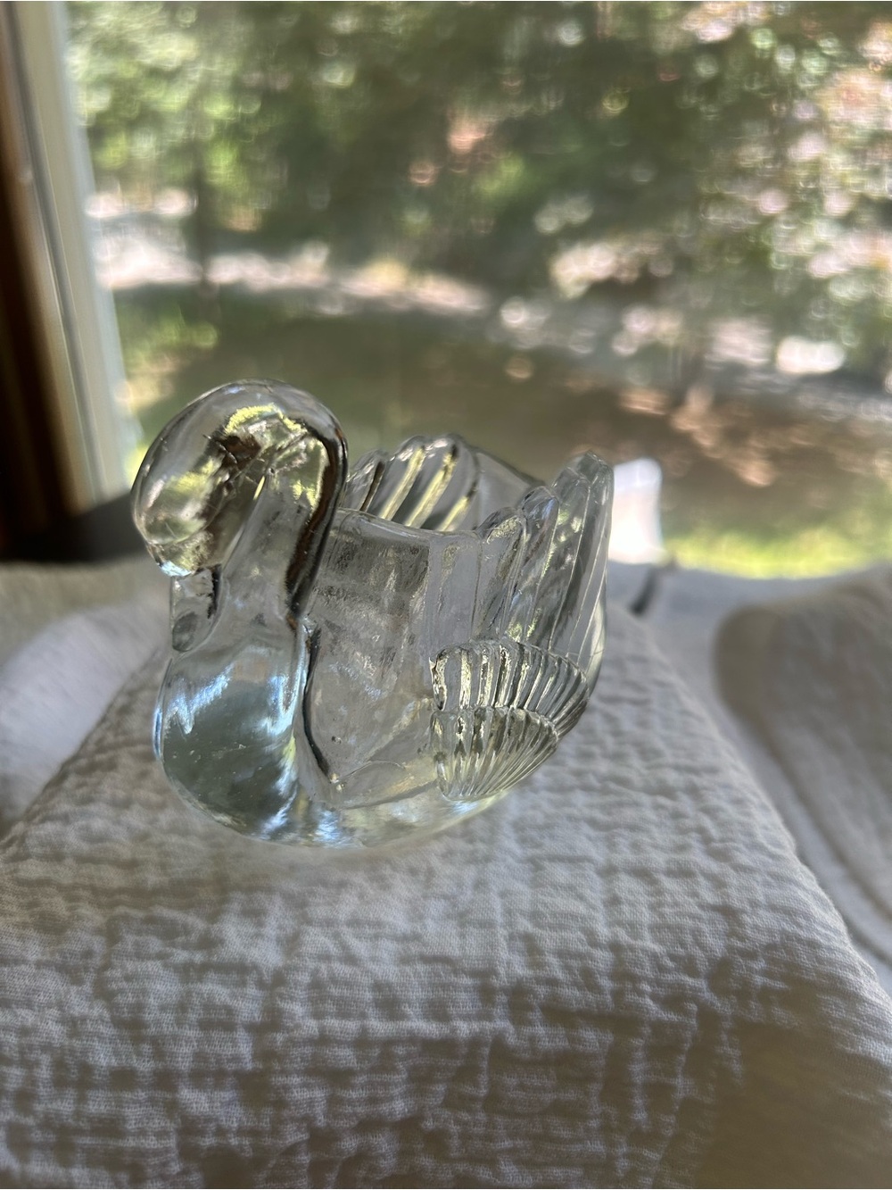 Clear Glass Swan Figurine - Picture 2 of 7